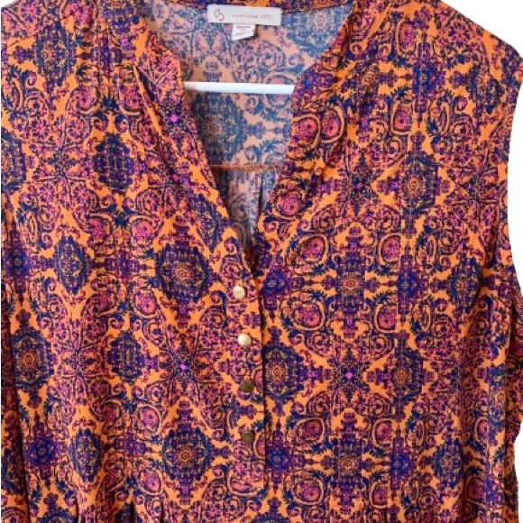 Dress Barn V-Neck Sleeveless Top - Picture 2 of 4